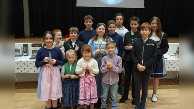 Freuten sich über ihre Leistungen: die Jungschützen der VSG-Pöcking mit ihren Ehrennadeln. (Foto: VSG-Pöcking)