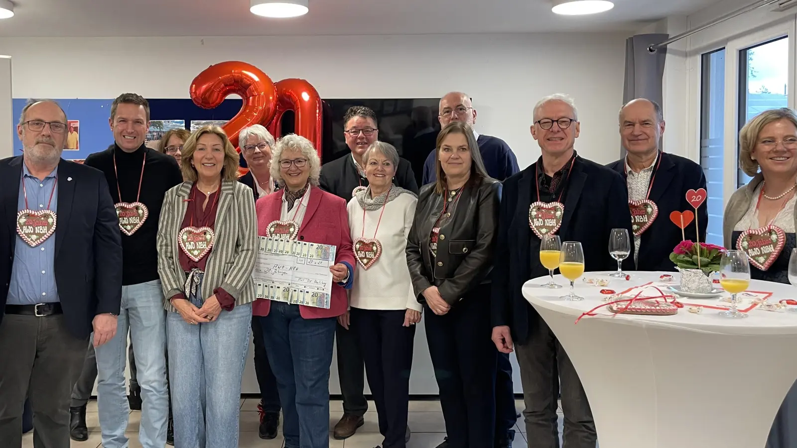 Zum 20. Geburtstag der Nachbarschaftshilfe kamen zahlreiche Gäste aus den drei beteiligten Gemeinden, um zu gratulieren.  (Foto: hw)