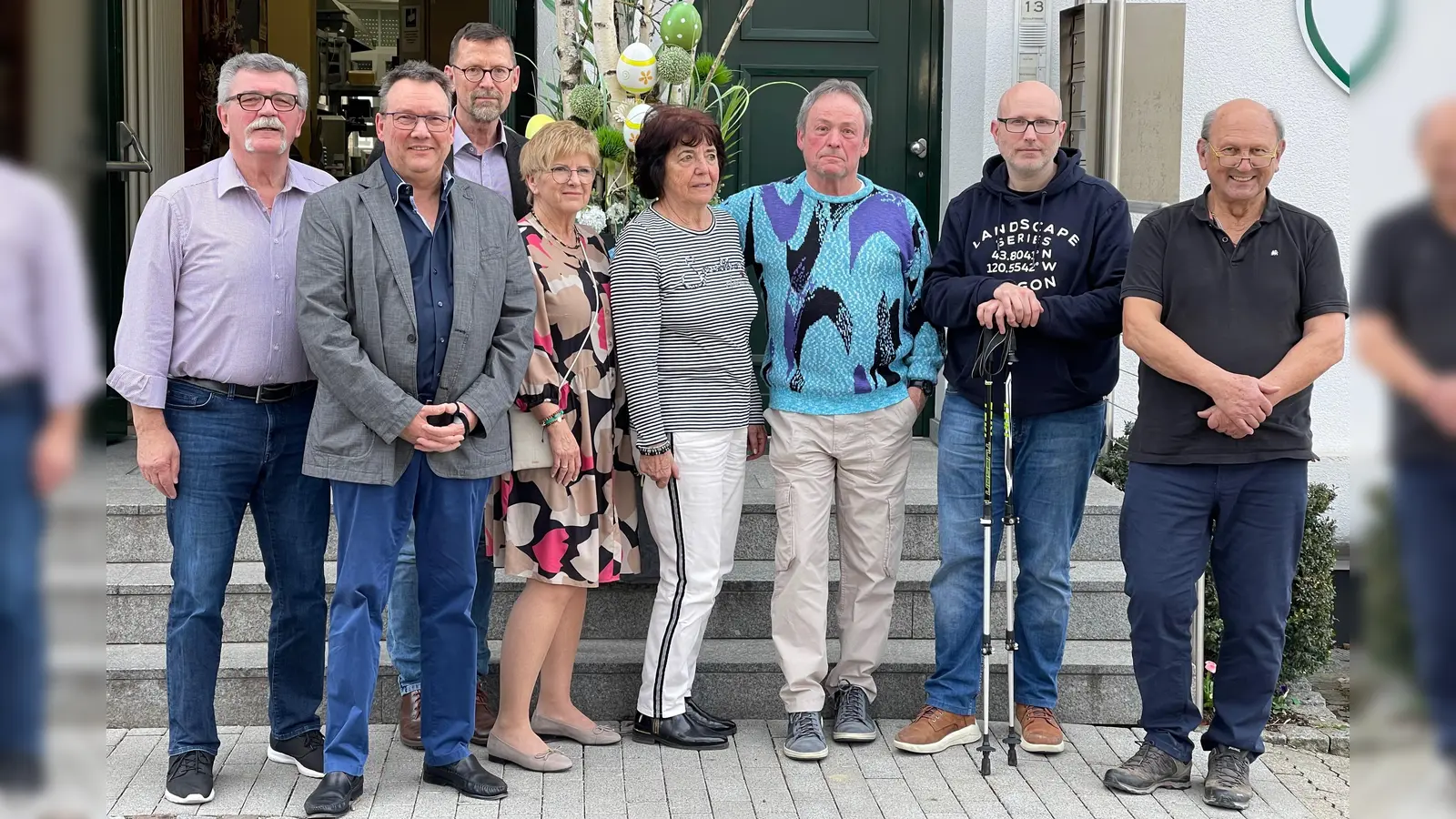 Der VdK Gilching-Weßling hat neu gewählt: V.l. Franz Scherer (stv. Ortsvorsitzender), Wolfgang Gwildies (Ortsvorsitzender), Andreas Konow (Geschäftsführer Kreisgeschäftsstelle), Karin Gwildies (Frauenbeauftragte), Evi Dyk (Kassenwartin), Jochen Gründler (Beisitzer), Dirk Angermann (Schriftführer) und Bernhard Kratochvil (Beisitzer). (Foto: red)