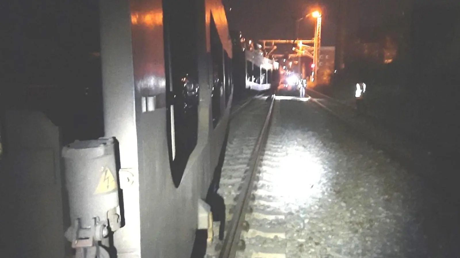 Am Münchner Südbahnhof ist ein Autoreisezug entgleist. Die Bundespolizei ermittelt. (Foto: Bundespolizei)